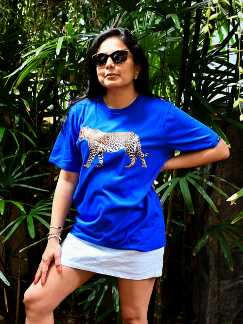 Strolling Panthera Print Tee